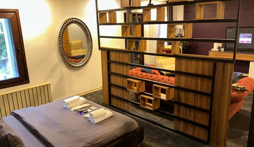 Deluxe Room, 1 King Bed, Hot Tub, Sea View