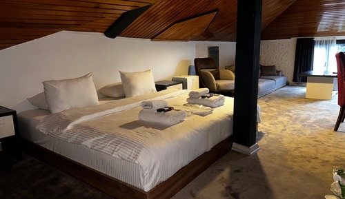 Deluxe Room, 1 Bedroom, Smoking, Sea View