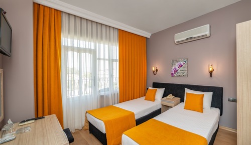 Standard Twin Room, City View