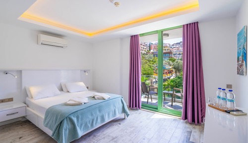 Family Triple Room, Multiple Beds, Garden View, Mountainside