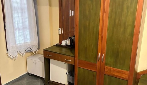 Economy Triple Room