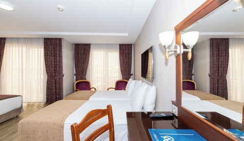 Family Quadruple Room, 1 Bedroom, Non Smoking, City View