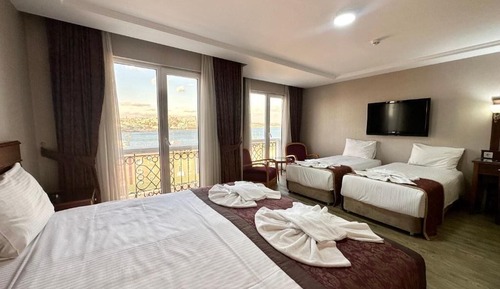 Superior Family Room with Bosphorus View