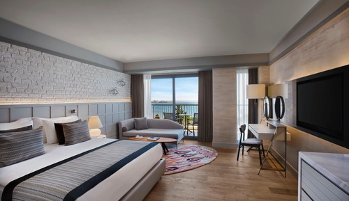 Deluxe Room Direct Sea View