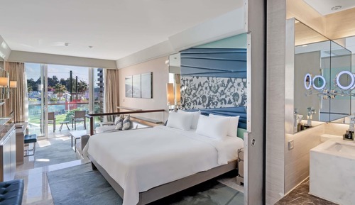 Pool Suite