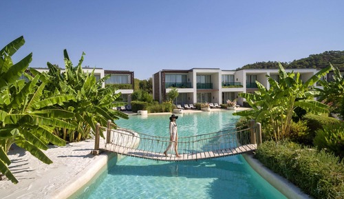 Family Pool Villa