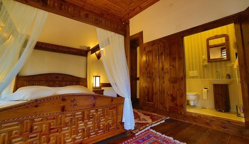 Double Room (202)