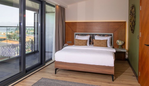Deluxe Room with Sea View