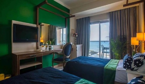 Standard Sea View Room