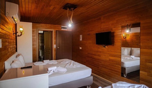 Standard Triple Room, 3 Twin Beds, Balcony, Pool View