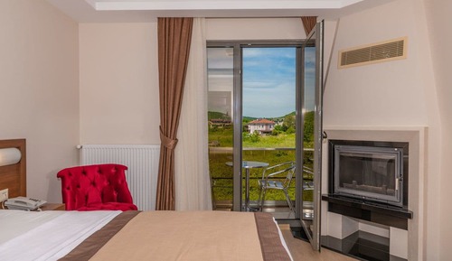 Deluxe Room, Fireplace