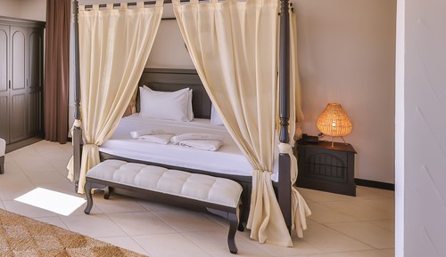 Superior Suite, 1 Queen Bed, Balcony, Sea View