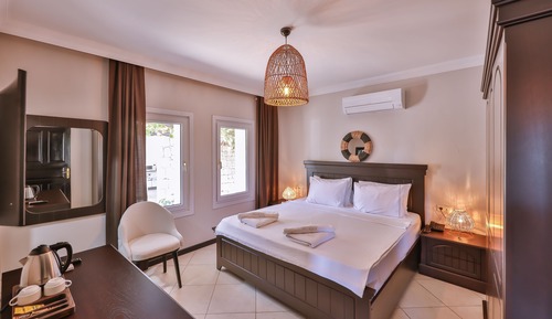 Economy Room