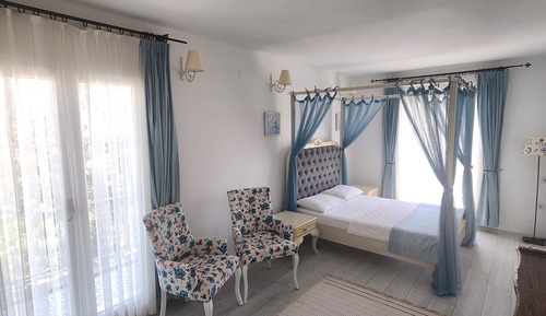 Deluxe Triple room with balcony