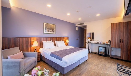 Double or Twin Room, Non Smoking, Corner