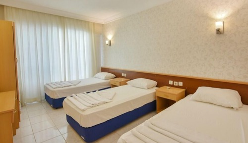 Classic Triple Room