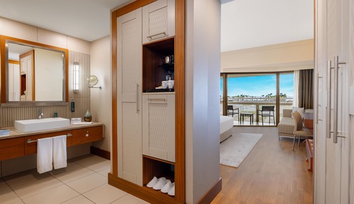 Room, 1 King Bed, Balcony, Sea View