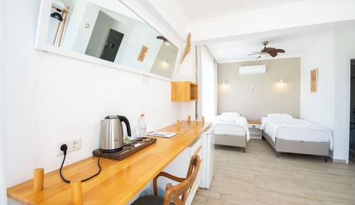 Deluxe Room, 1 Queen Bed with Sofa bed