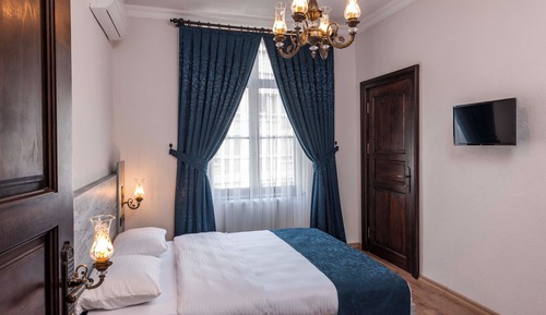 Classic Condo, 1 Queen Bed with Sofa bed