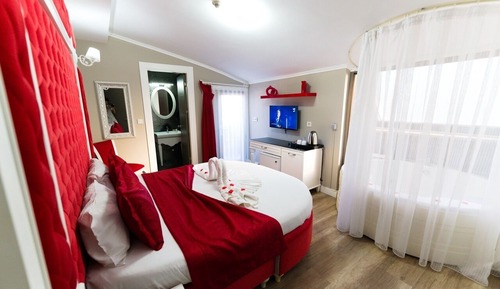 Honeymoon Room