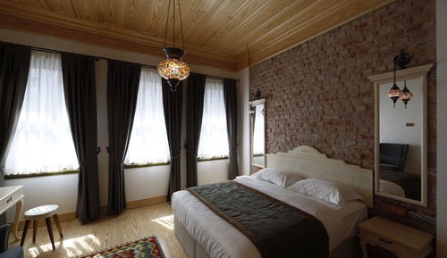 Deluxe Apartment