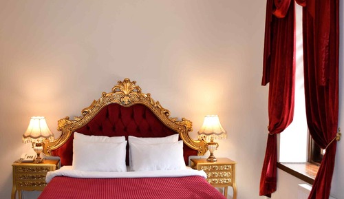 Luxury Double Room Single Use, Garden View
