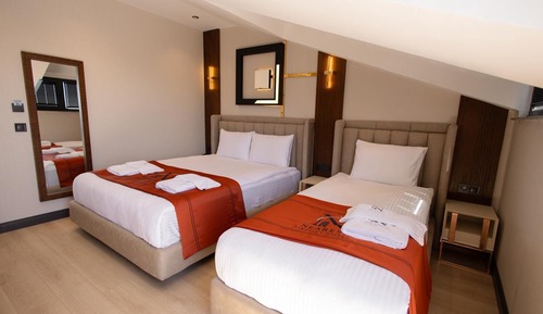 Superior Triple Room, Balcony