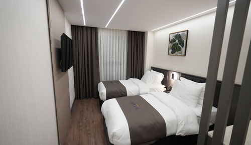 Economy Twin Room, City View