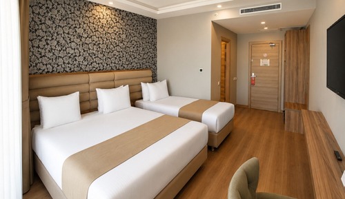 Comfort Triple Room