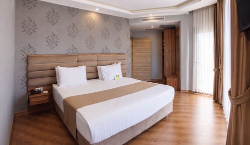 Suite, Balcony