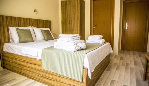 Deluxe Room, 1 Queen Bed, Non Smoking