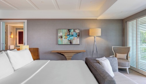 Deluxe Suite, 1 King Bed, Beachfront
