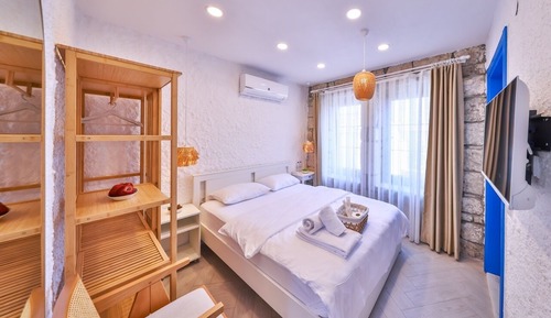 Economy Room, City View