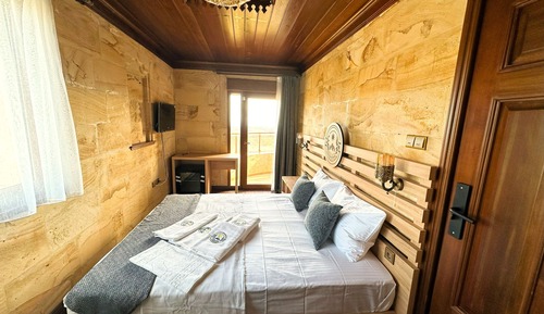 Standard Double Room, 1 Queen Bed, Smoking, Sea View