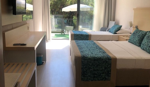 Standard Double or Twin Room, Balcony, Garden View
