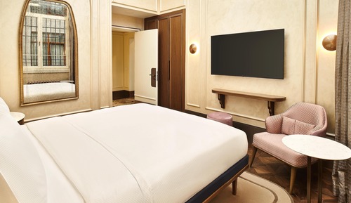 Suite, 1 King Bed (Generali Han)