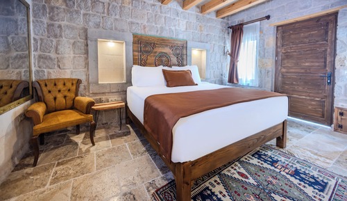 Superior Stone Room