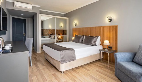 Superior Double or Twin Room, Balcony, City View
