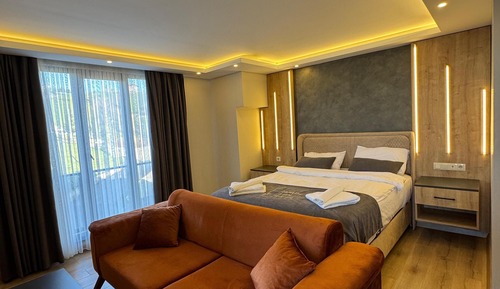 Family Suite, Multiple Beds, Balcony, Sea View
