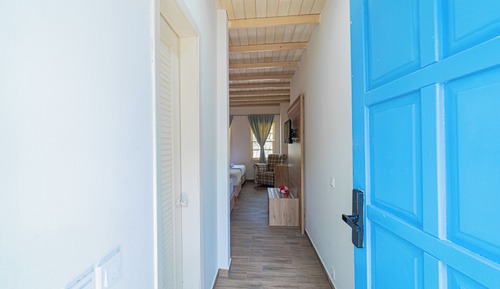 Superior Room, 3 Twin Beds, Balcony, Garden View