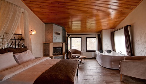 Deluxe Double Room, Jetted Tub, River View