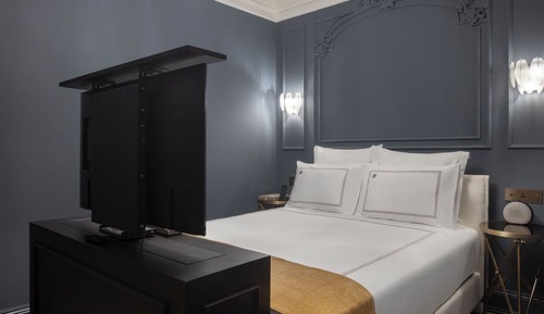 Suite, 1 King Bed (Komana)