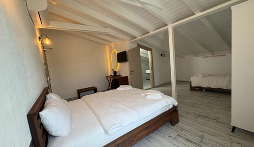 Superior Loft, Balcony, Garden View