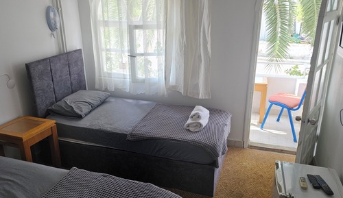 Basic Triple Room