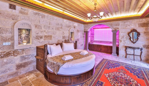 Superior Queen Suite
