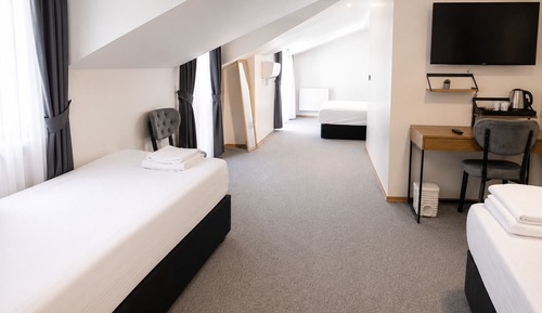 Deluxe Suite