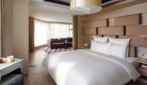 Room, 1 Bedroom, Park View, Corner (Residence)