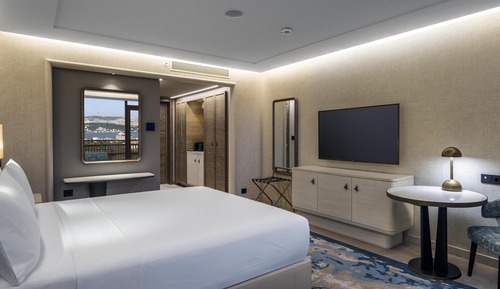 King Deluxe Room - Bosphorus View