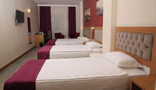 Family Triple Room, City View