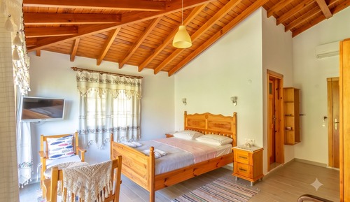 Comfort Room, Balcony, Mountain View